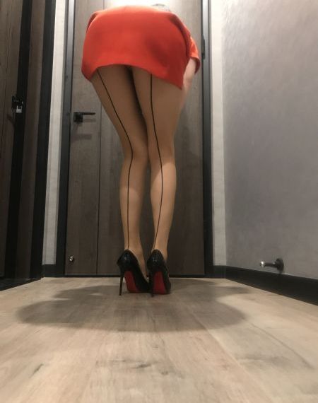 小媳妇看电视剧