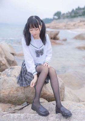 年轻的女闺蜜hd